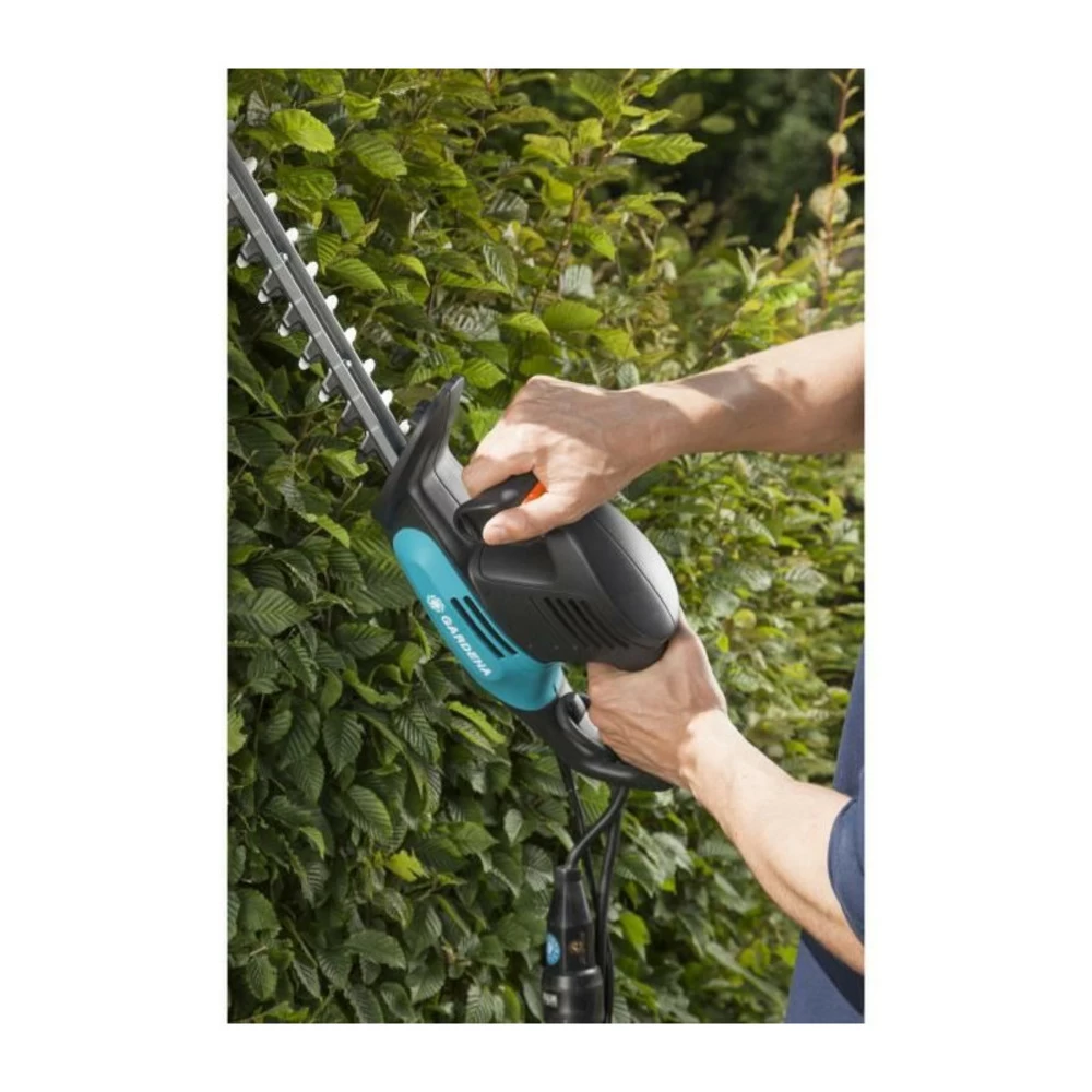 Gardena Taille-haies électrique Easycut 500/55 – 500w – Lame 55cm & Coupe ø18mm – Poignée Ergoline – Butée De Protec 2 Gardena Taille-haies électrique Easycut 500/55 – 500w – Lame 55cm & Coupe ø18mm – Poignée Ergoline – Butée De Protec – Image 2